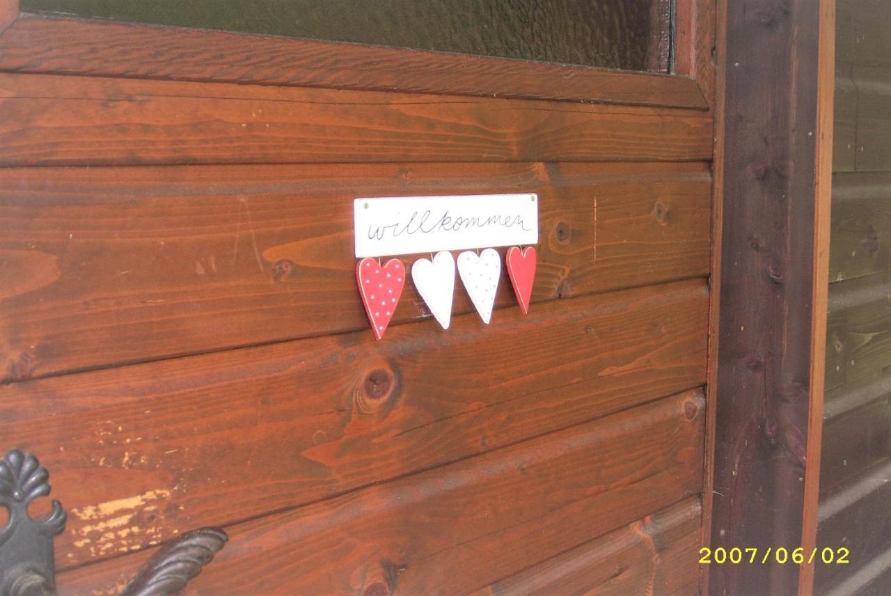 Apartamento Almhaus Florian Treffen Exterior foto