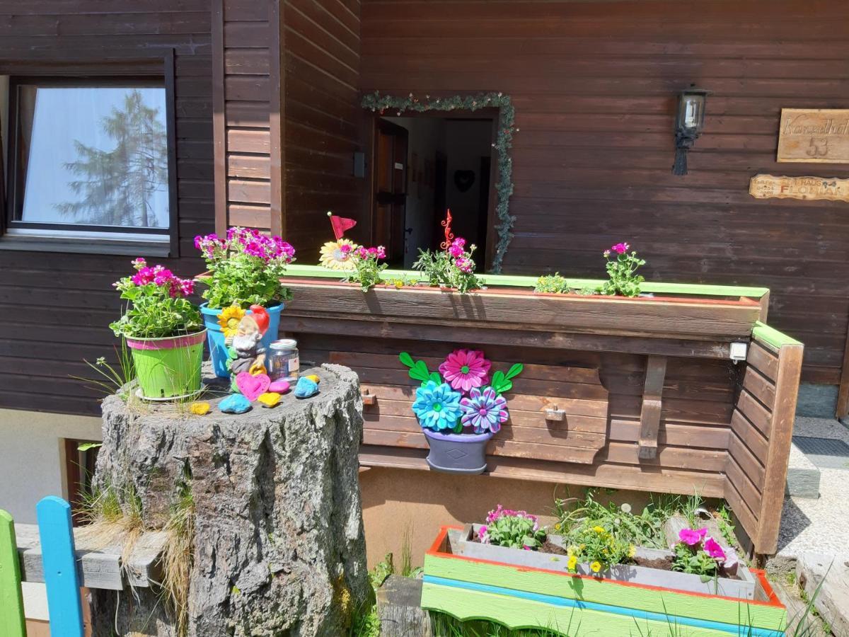 Apartamento Almhaus Florian Treffen Exterior foto