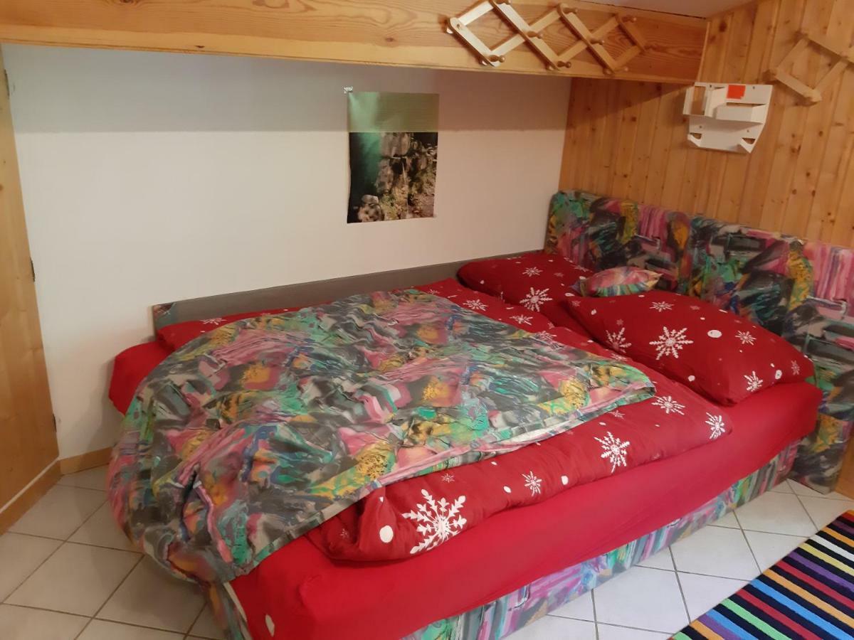 Apartamento Almhaus Florian Treffen Exterior foto