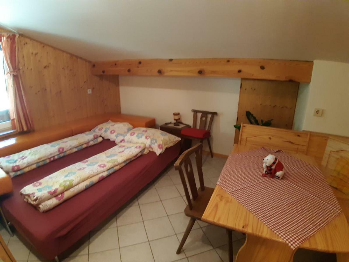 Apartamento Almhaus Florian Treffen Exterior foto