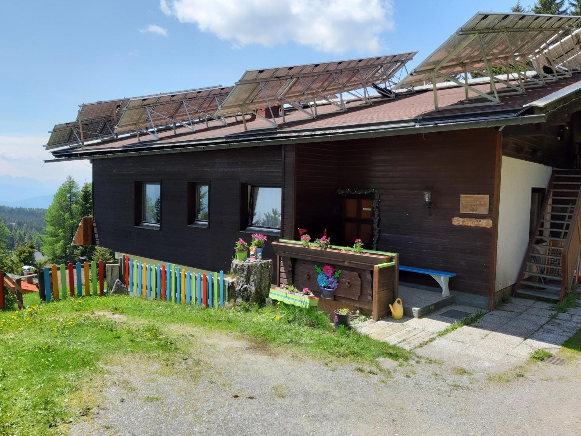 Apartamento Almhaus Florian Treffen Exterior foto
